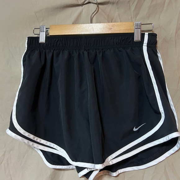 Nike shorts - Picture 3 of 3